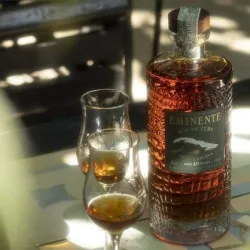 Ron Eminente -Añejo 10 Años- Gran Reserva "1ra Edición" 700ml. 