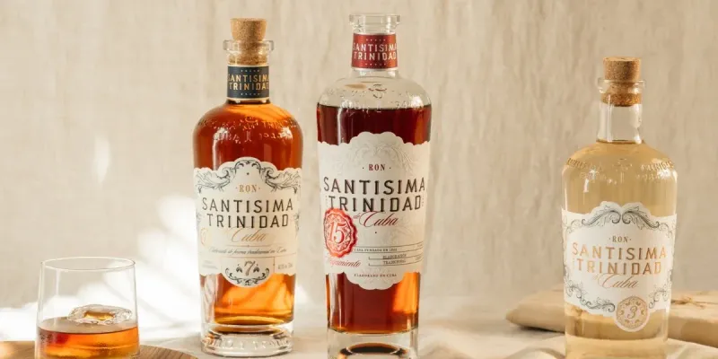 RON SANTISIMA TRINIDAD 15 años 