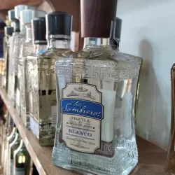 Tequila Tres sombreros -Blanco- 700ml. 