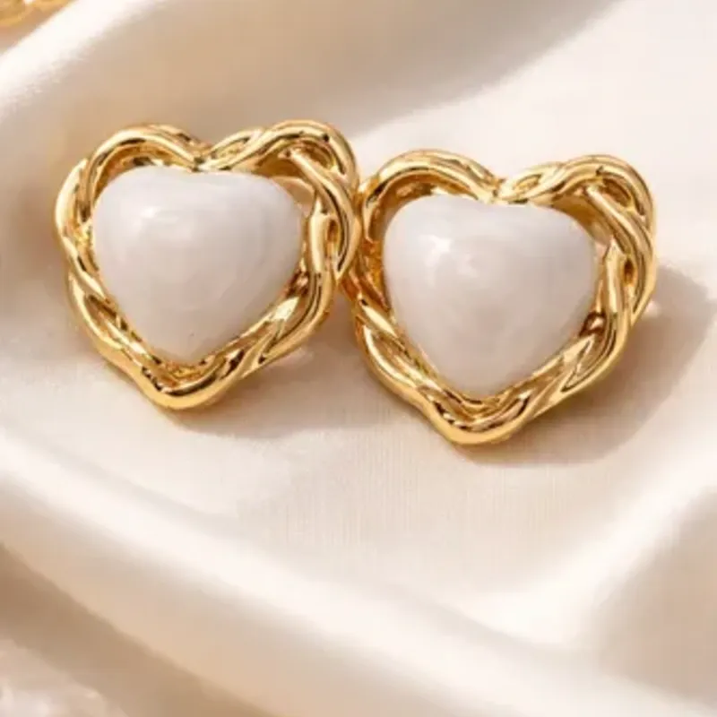 Aretes dorados