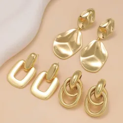 Aretes dorados de acero inoxidable