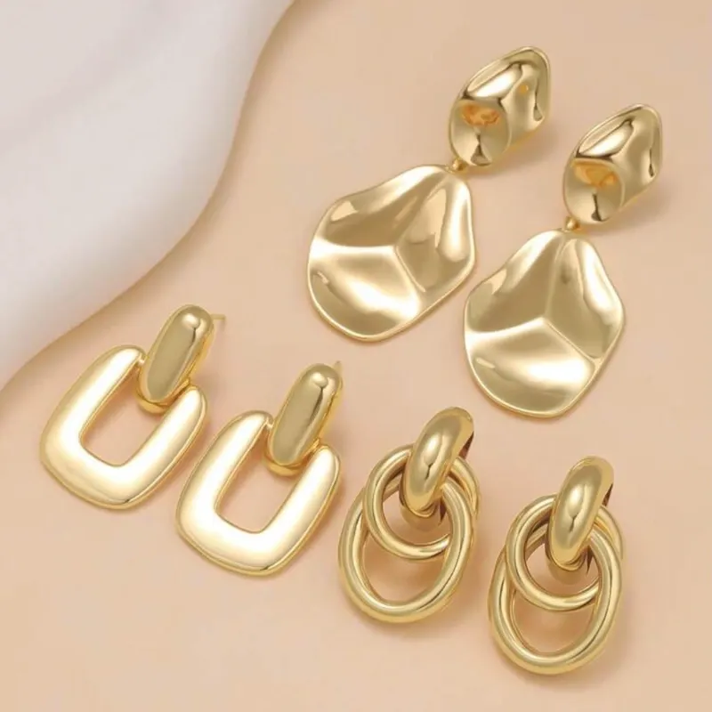 Aretes dorados de acero inoxidable