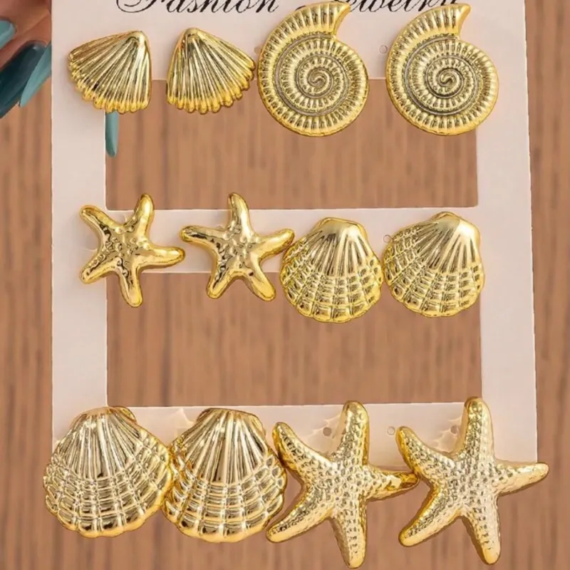 Aretes dorados de fantasía