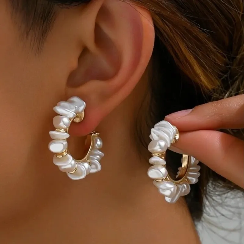 Aretes dorados de fantasía