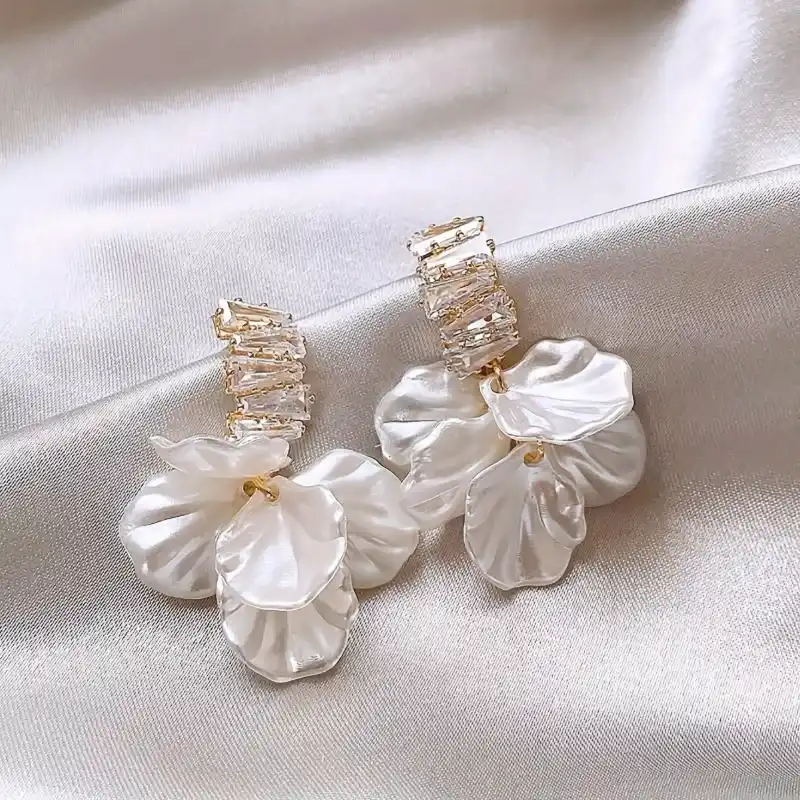 Aretes dorados