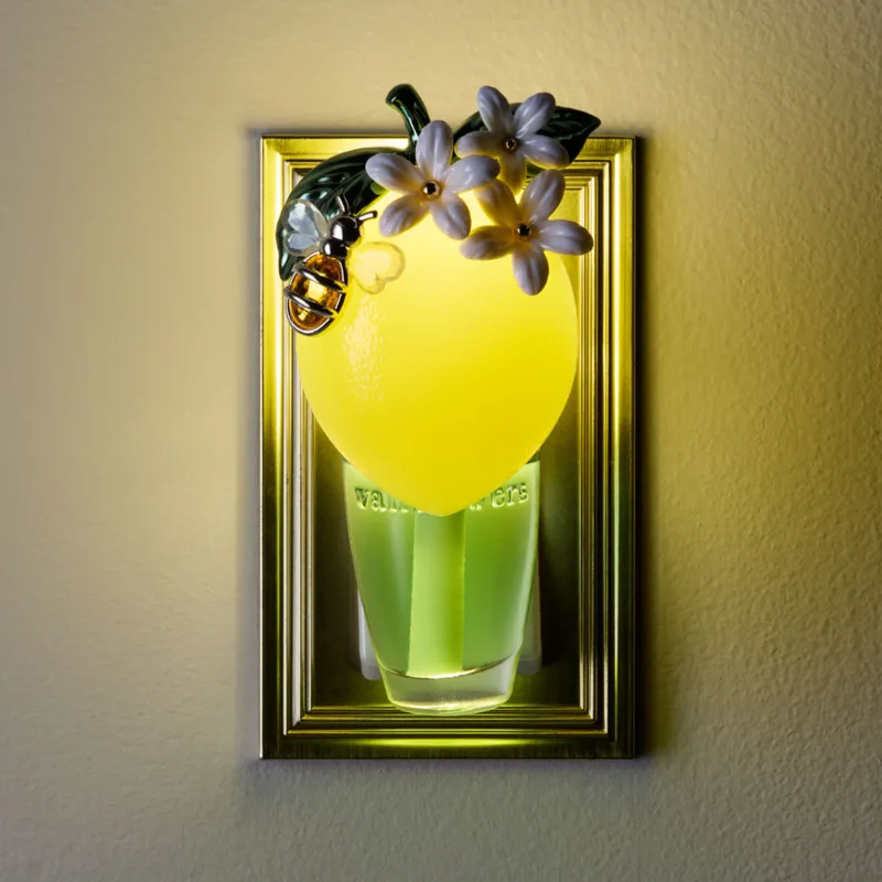 Bee on Lemon Scent Control™ Nightlight Wallflowers
