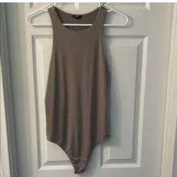 Body carmelita claro 