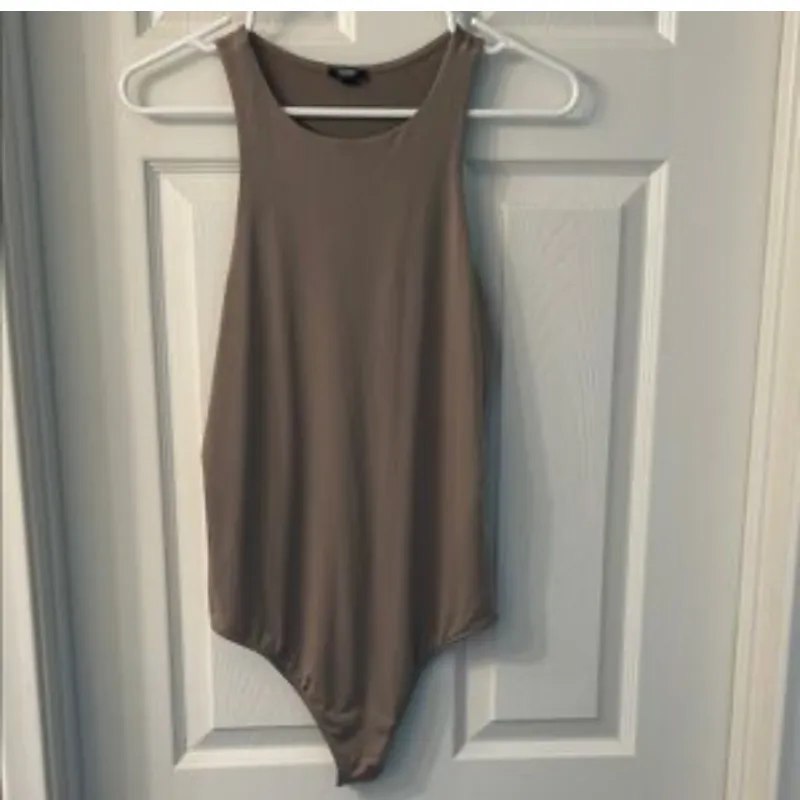 Body carmelita claro 