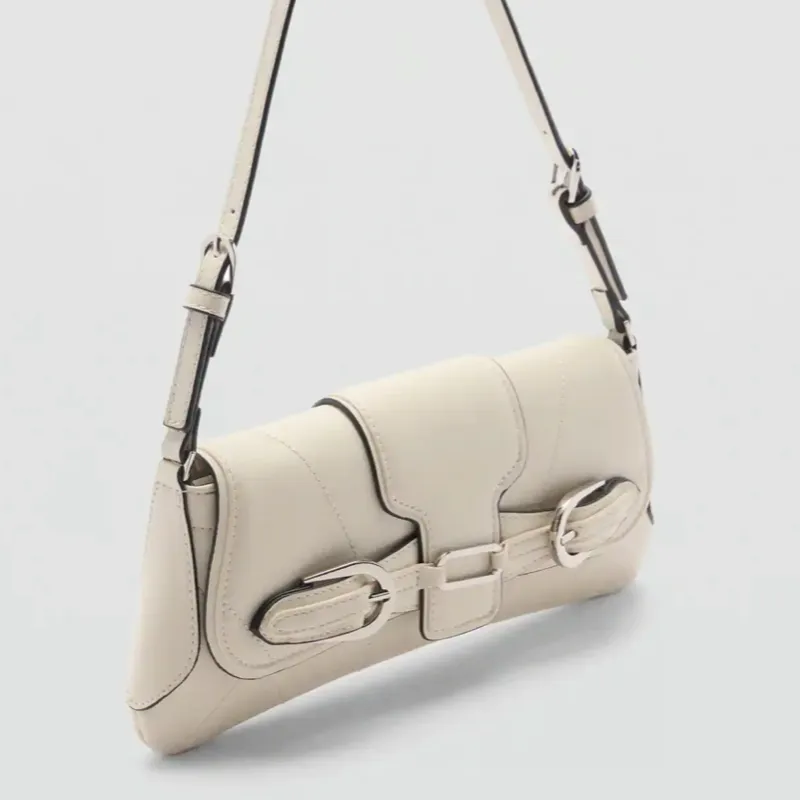 Bolso Mango detalle hebillas