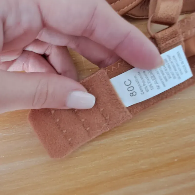 Brasier push up para mujer con varilla