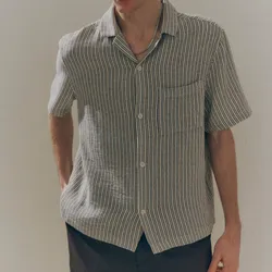 Camisa de hombre de líneas verdes 