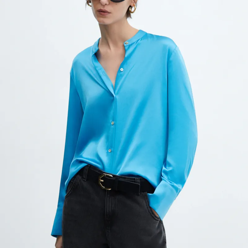 Camisa satinada cuello redondo Mango
