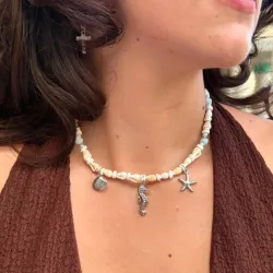 Collar caracoles y dijes de mar