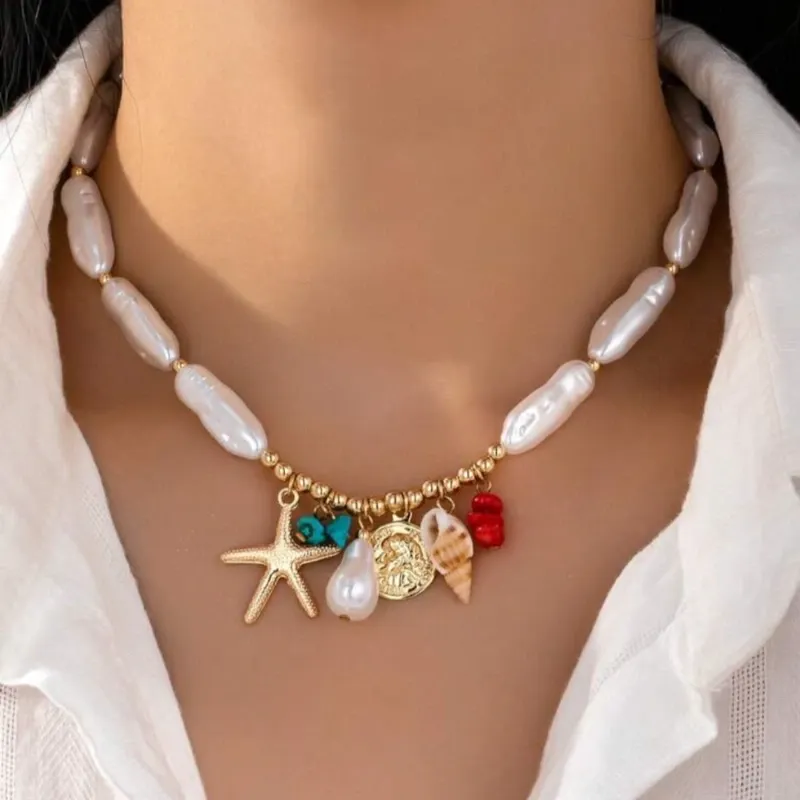 Collar con varios dijes