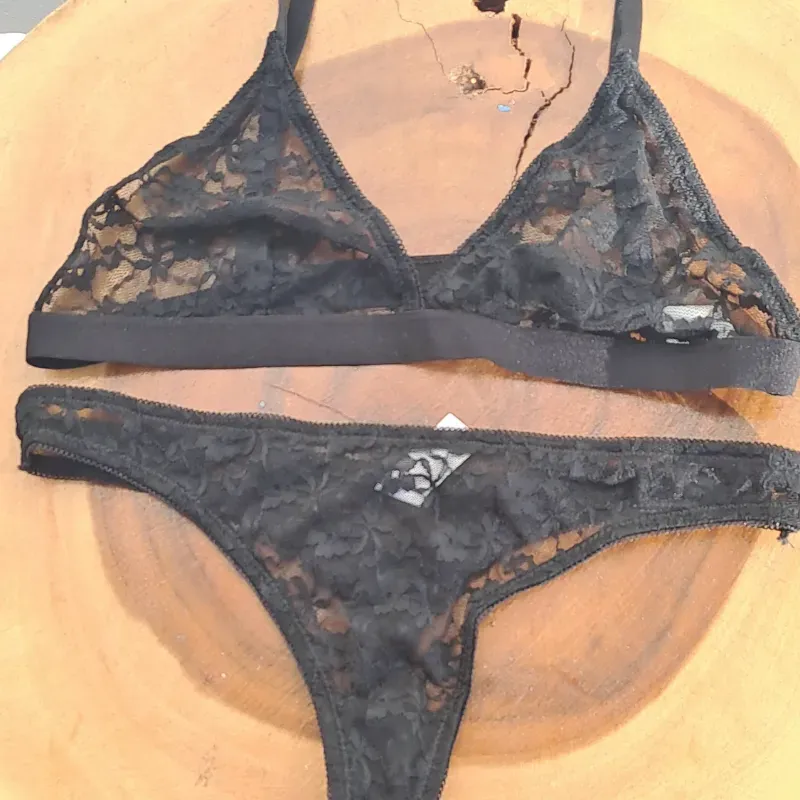 Conjunto de lencería negro flores de encaje