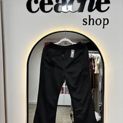 Jogger negro acampanado 