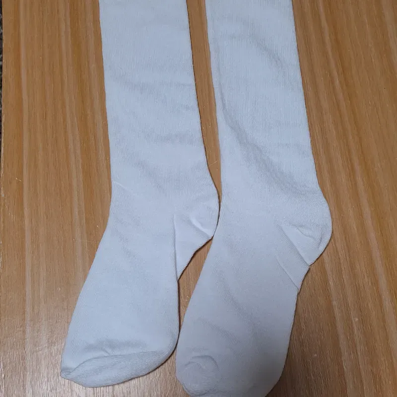 Medias blancas escolares largas