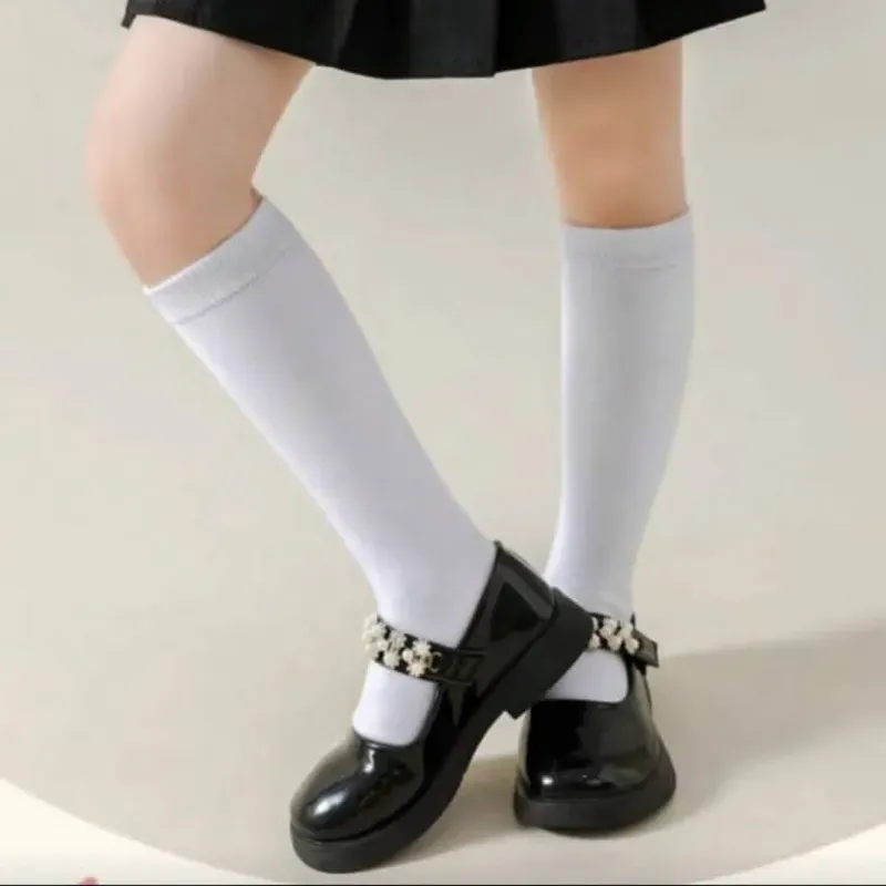 Medias blancas escolares largas