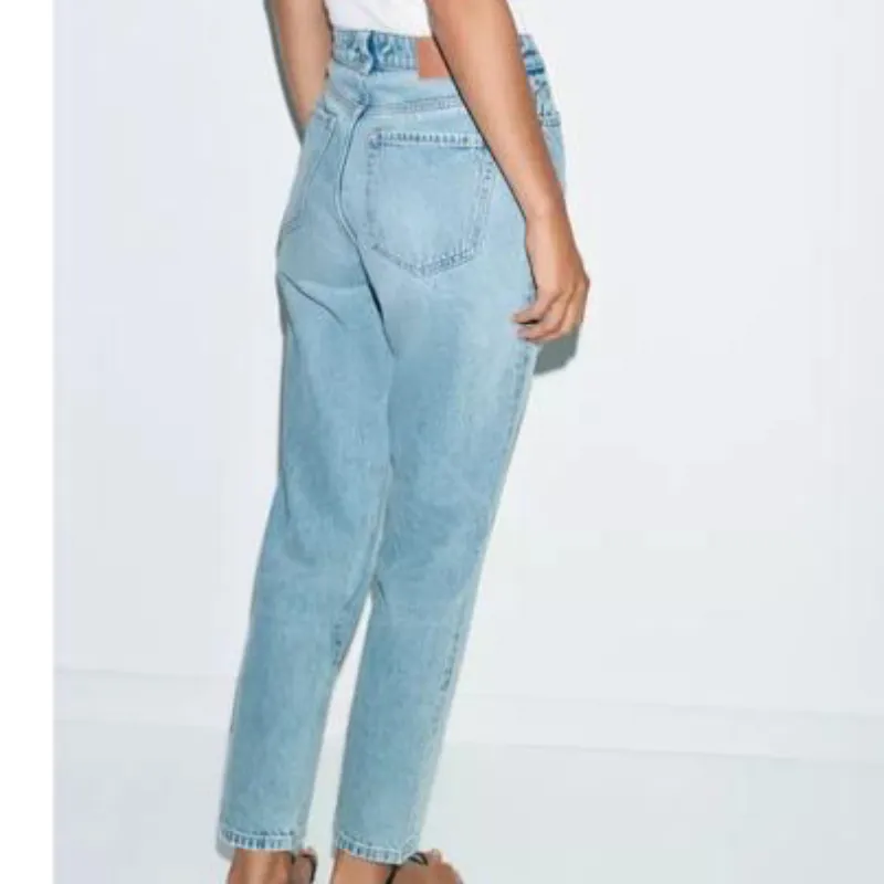 Pantalón mezclilla Zara 