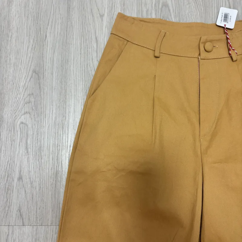 pantalón mostaza