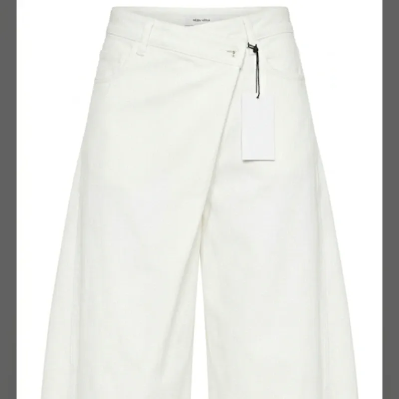 Pantalón Zara