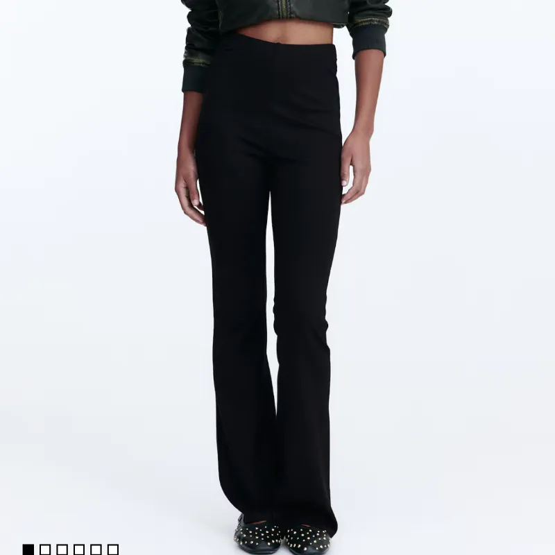 Pantaloneta negra campana 