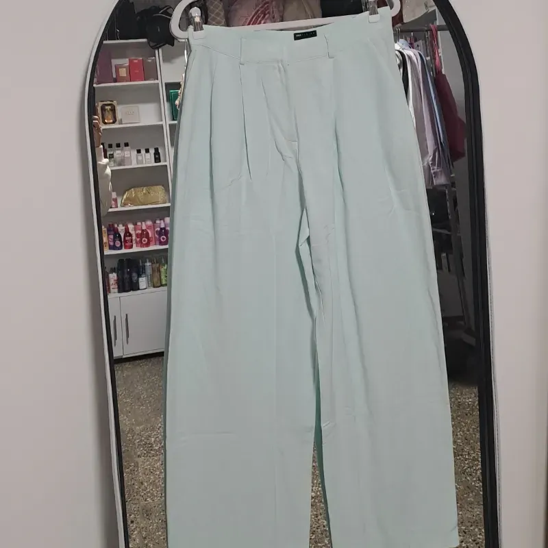 Pantaloneta verde pastel Asos