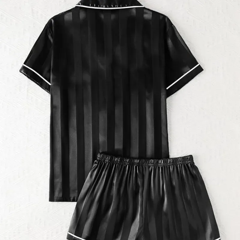 Pijama de satén a rayas