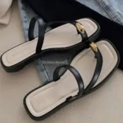 Sandalias Beige y Negras 