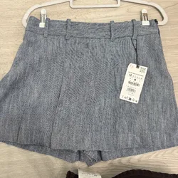 Saya short Zara