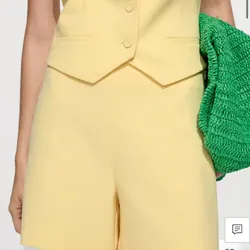 Short amarillo mantequilla MANGO