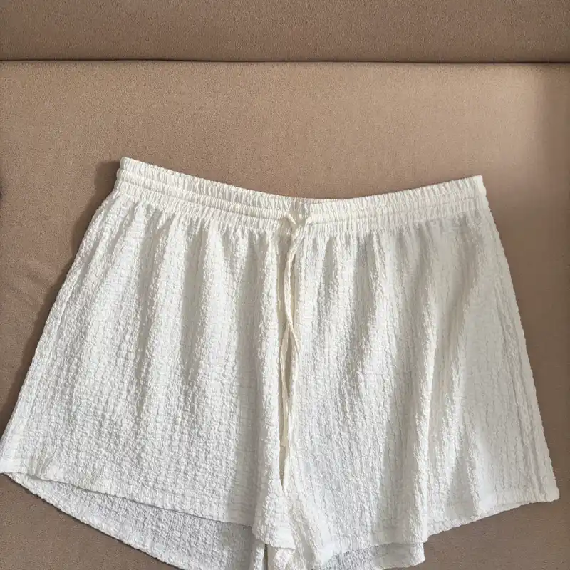 Shorts blanco ligero