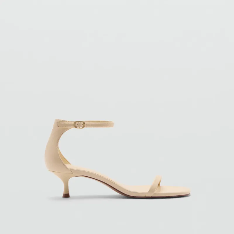 Tacones Beige con Correa