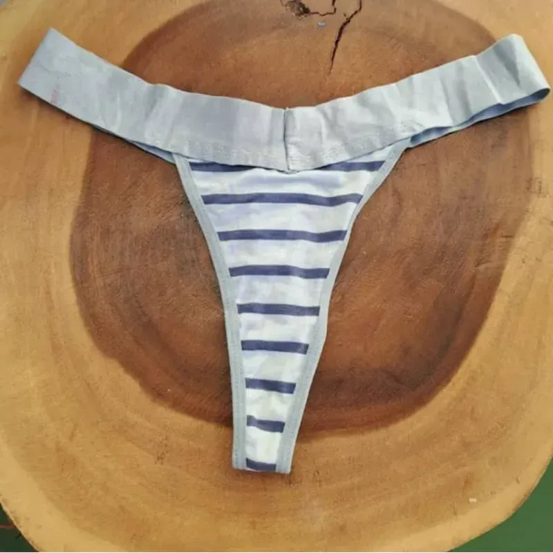 Tanga gris de rayas