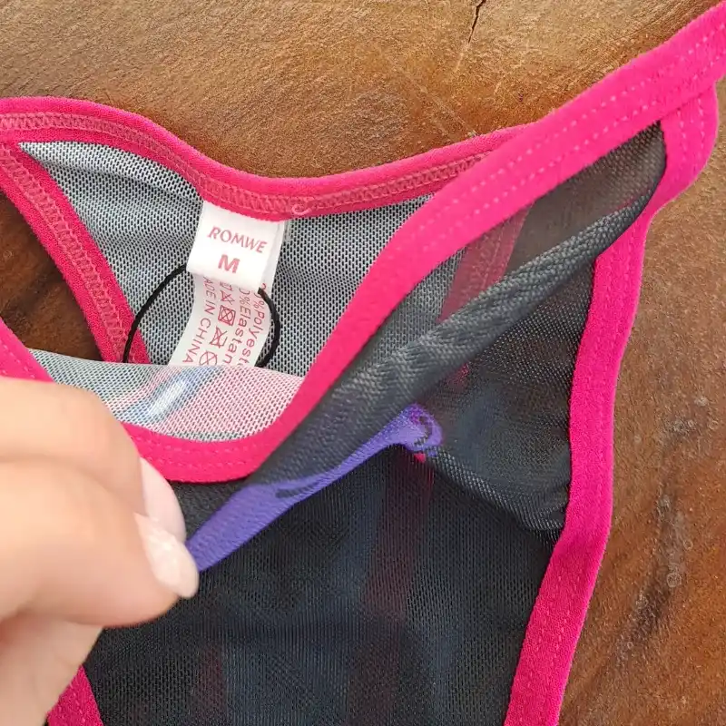 Tanga negro borde rosado