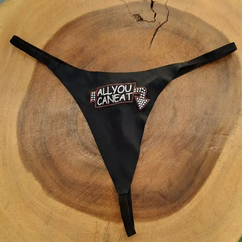 Tangas con herraje de corazón