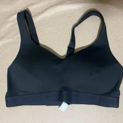 Top Nike