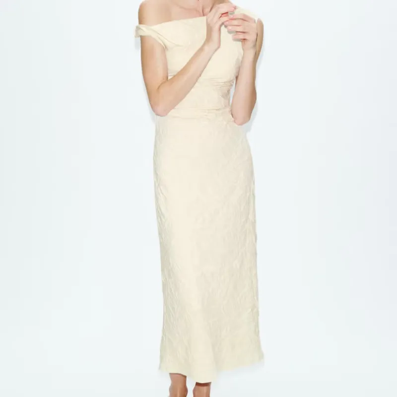 Vestido midi jacquard texturizado ZARA