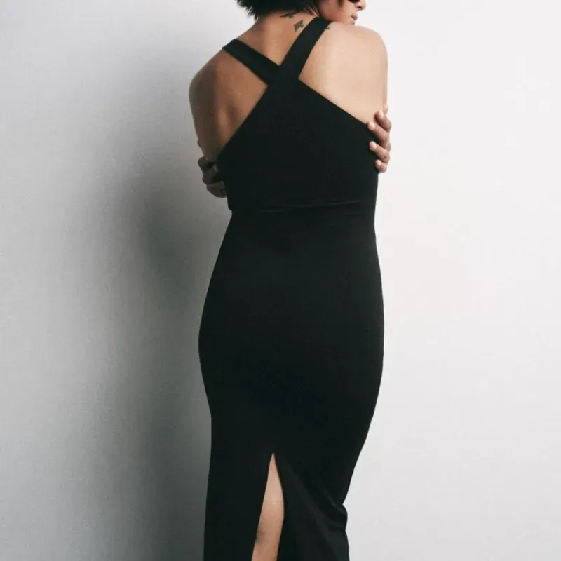 Vestido ZARA  Negro Con apertura atrás