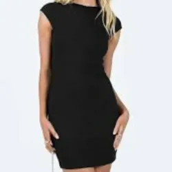 Vestido Negro con Espalda Afuera