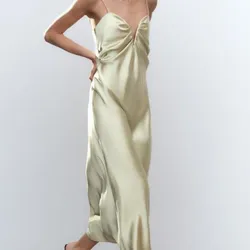 Vestido satinado Zara