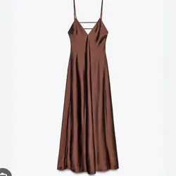 Vestido satinado Zara