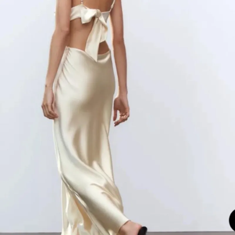 Vestido satinado Zara