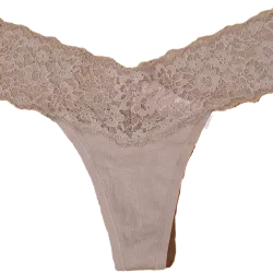 Victoria's Secret tanga beige con encaje