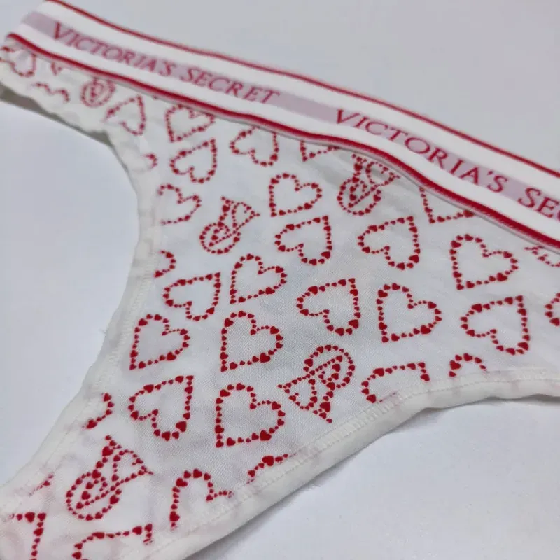 Victoria's Secret tanga corazones