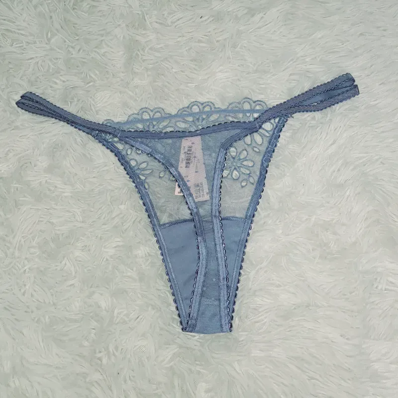 Victoria's Secret tanga de encaje azul celeste