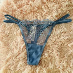 Victoria's Secret tanga de encaje azul celeste