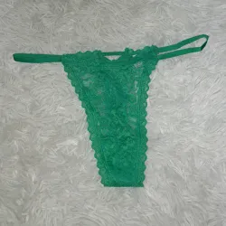 Victoria's Secret tanga de encaje verde