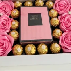 Box 6 rosas eternas +14 ferreros +perfume 