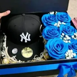 Caja +gorra +ferreros +rosas eternas 